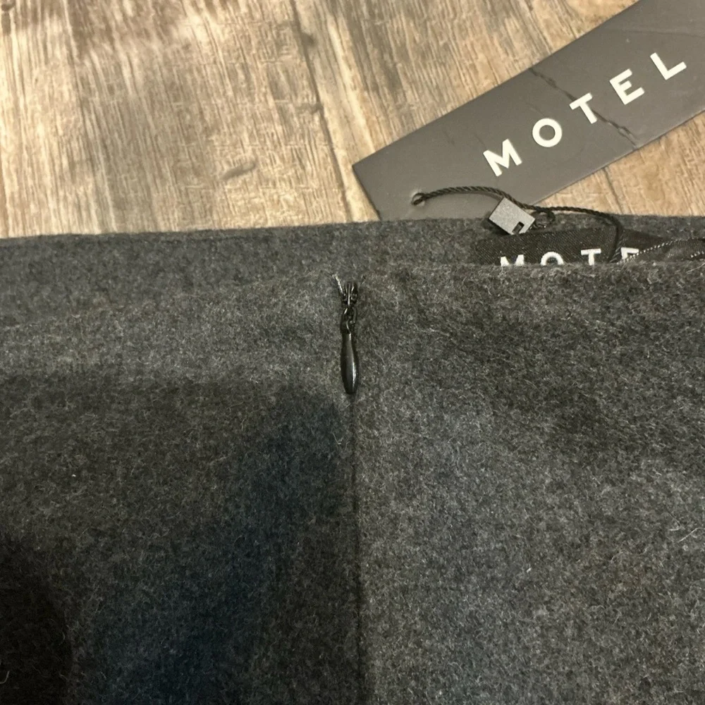 Motel Rocks Charcoal Mini Skirt Size Large - Picture 4 of 12